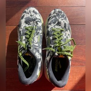 Brooks Ghost 15 - size 9 women’s running shoes